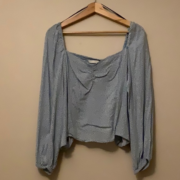 H&M Tops - Women's Light Blue Puff Sleeve Floral Top Ruched Back